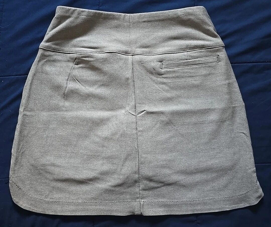 Hagen Lady Golf Skort in Grey with Tummy Control and Front Pockets, Size S - Image 2