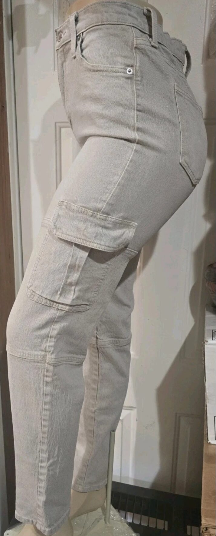 Universal Thread High Rise 90s Straight Leg Cargo Jeans Tan/Sand Size 6 Short - Image 5