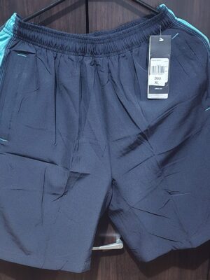 Men's shorts lined inside and with side pockets, imported, size L.