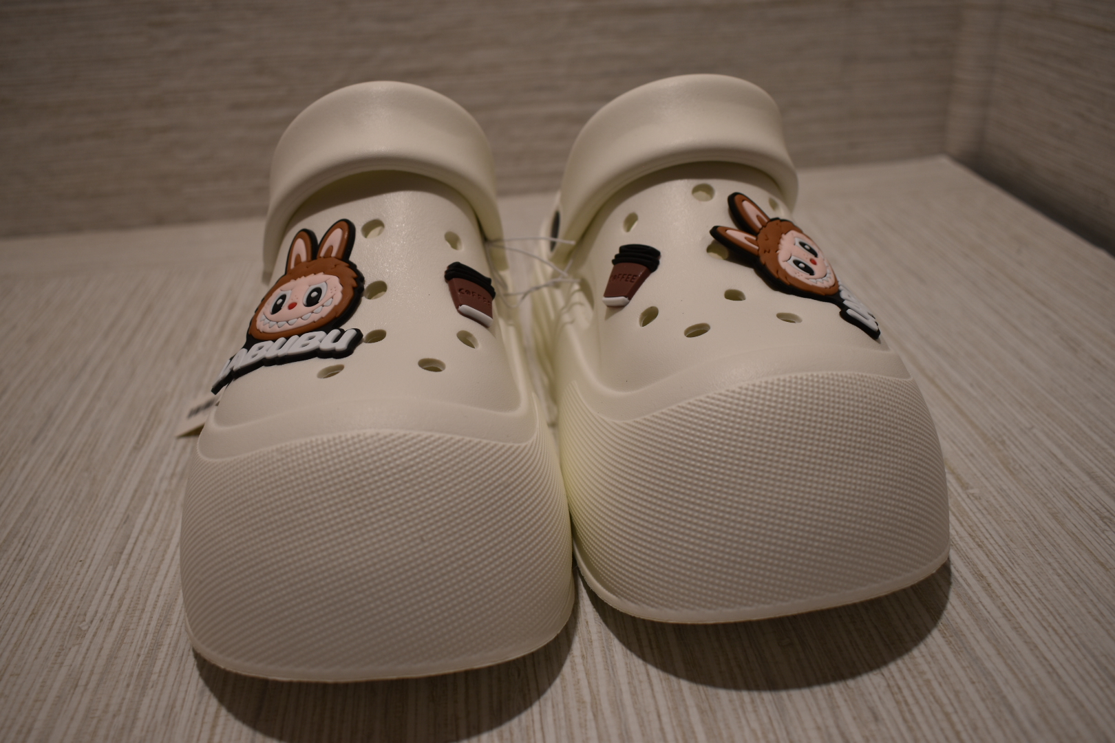 Crocs Classic Platform Women's Clogs - La BUBU,36-37 Imported White - Image 5