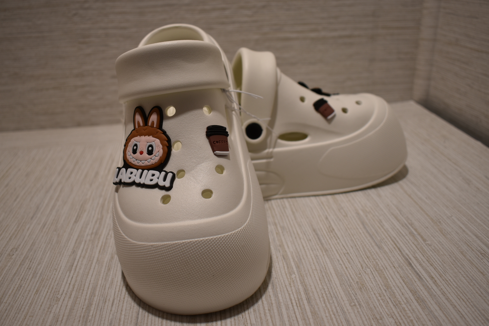 Crocs Classic Platform Women's Clogs - La BUBU,36-37 Imported White - Image 2